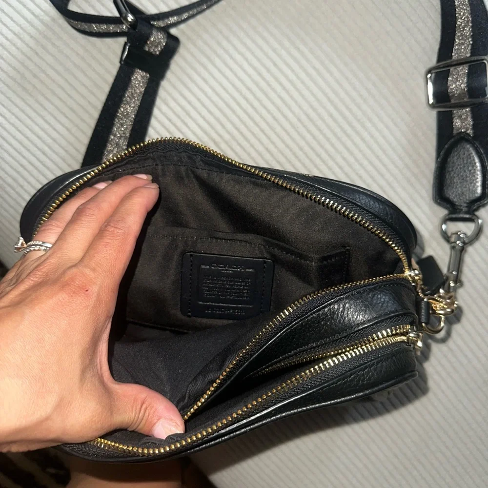 Coach Black Leather Women's Bag - Picture 6 of 6